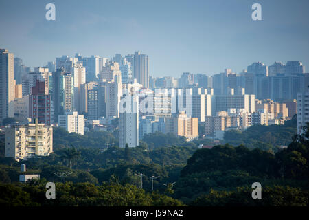 Sao Paulo - Jardins neighbourhood with a view of the skyscrapers of Faria Lima avenue in the distance Stock Photo