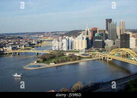 Pittsburgh city skyline from the top of the Duquesne Incline, Mount Washington, with a view of all the bridges and the Point Park Fountain. Stock Photo