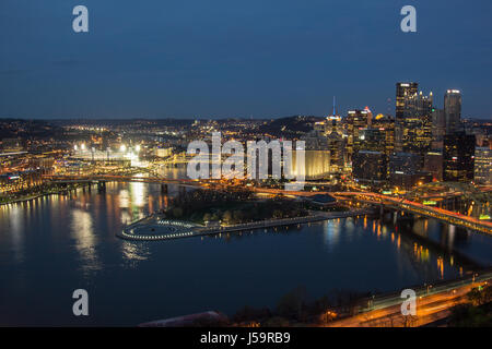 Pittsburgh city skyline from the top of the Duquesne Incline, Mount Washington at Night with a view of all the bridges and the Point Park Fountain. Stock Photo