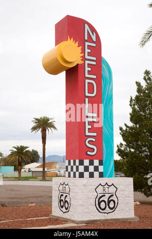 Welcome to California road sign with palm trees Stock Photo - Alamy