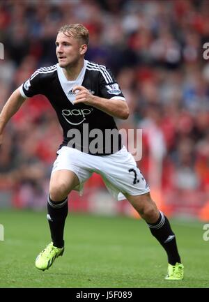 LUKE SHAW SOUTHAMPTON FC SOUTHAMPTON FC ANFIELD LIVERPOOL ENGLAND 21 September 2013 Stock Photo