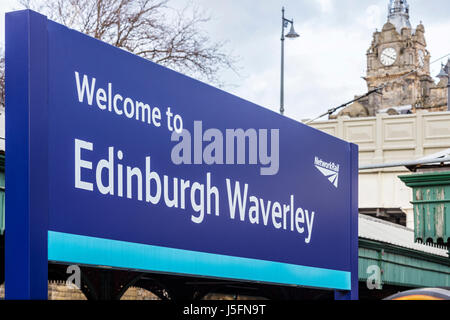 Platform Edinburgh Waverley Station Stock Photo