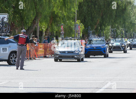 Santa Clarita, USA. 17th May 2017. The team support vehicles at the end of the race. Credit: John Geldermann/Alamy Live News Stock Photo
