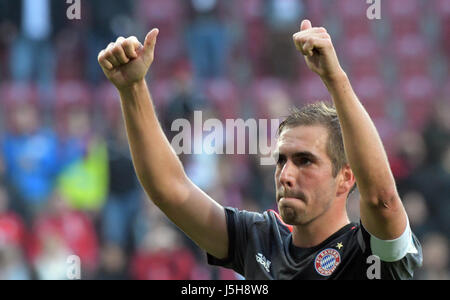 FILE - A file picture made available by the DFB and dated 29 October 2016 shows Munich Captain Philipp Lahm raising his thumbs in the air at the WWK Arena in Augsburg, Germany. Photo: Stefan Puchner/dpa Stock Photo