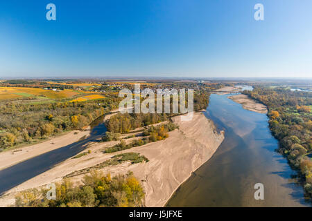 France, Nievre, Pouilly sur Loire, the village, the island of Malaga on the Loire and the vineyards in autumn (aerial view) Stock Photo