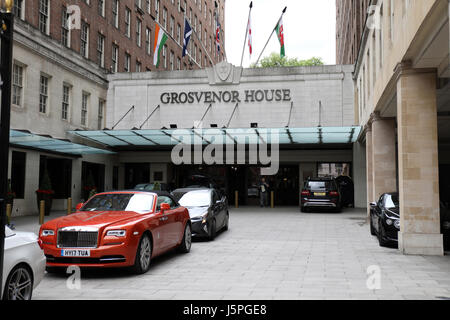 London, UK. 18th May, 2017. Pic shows:  General view of the Main Entrance  Ivor Novello awards London's Grosvenor House Hotel  Stars in the multitudes today 18/5/17       picture by Gavin Rodgers/ Pixel8000 Credit: Gavin Rodgers/Alamy Live News Stock Photo