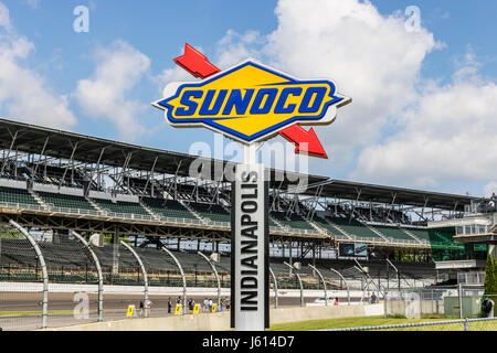 Indianapolis - Circa May 2017: Logo and Signage of Sunoco Fuels on the ...