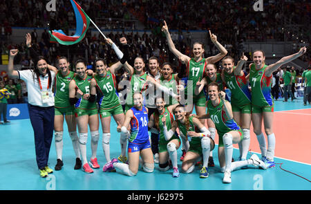 (170519)-- BAKU, May 19, 2017(Xinhua) -- Members of Team Azerbaijan celebrate after winning the women's volleyball final at the 4th Islamic Solidarity Games in Baku, Azerbaijan, May 18, 2017. Azerbaijan claimed the title by defeating Turkey 3-1. (Xinhua/Tofik Babayev) (wll) Stock Photo