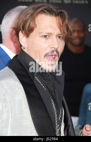 Los Angeles, USA. 18th May, 2017. Johnny Depp  05/18/2017 The US premiere of The Pirates Of The Caribbean: Dead Men Tell No Tales in Premiere of 'Pirates of the Caribbean: Dead Men Tell No Tales' held at the Dolby Theatre in Los Angeles, CA   Photo: Cronos/Hollywood News Credit: Cronos/Alamy Live News Stock Photo