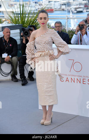 Cannes, France. 19th May, 2017. Lily Collins at the photocall for 'Okja' at the 70th Festival de Cannes, Cannes, France. Credit: Sarah Stewart/Alamy Live News Stock Photo