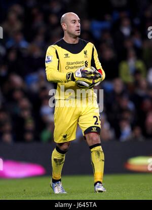 PEPE REINA LIVERPOOL FC ETIHAD STADIUM MANCHESTER ENGLAND 03 February 2013 Stock Photo