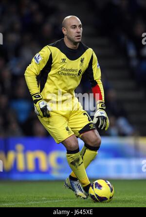 PEPE REINA LIVERPOOL FC ETIHAD STADIUM MANCHESTER ENGLAND 03 February 2013 Stock Photo