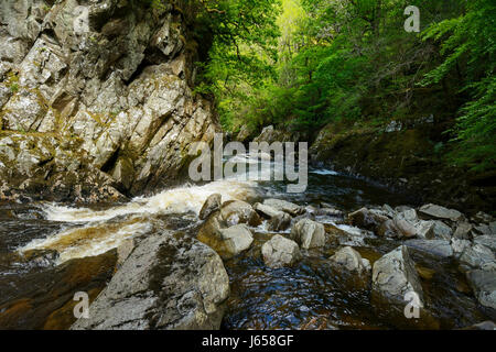 Afon Conwy flowing through the gorge below the Conway Falls. From its source high on the Migneint Moors, Llyn Conwy, Afon Conwy flows through the hist Stock Photo