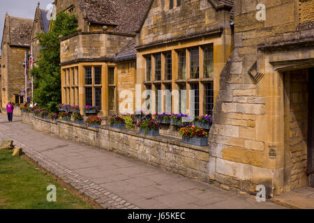 Broadway,Old Cotswold Village with Hotel Lygon Arms old establishment and Interiors,Gardens. Old Cotsworld Stone Villa,Cottages,High Street,Deli,UK Stock Photo