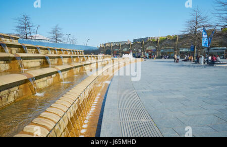 Sheffield train station, steel sculpture water cascade and fountains, Sheaf Square, Sheffield, South Yorkshire, England Stock Photo