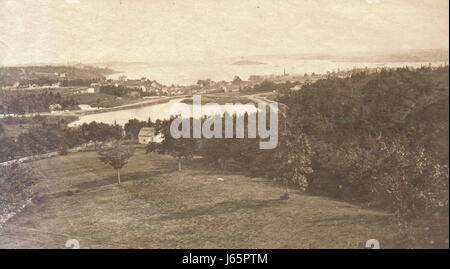 AJAXNETPHOTO. 1880 (APPROX). HALIFAX, NOVA SCOTIA. - VIEW OF THE HARBOUR FROM THE CITADEL. PHOTOGRAPHER:UNKNOWN © DIGITAL IMAGE COPYRIGHT AJAX VINTAGE PICTURE LIBRARY SOURCE: AJAX VINTAGE PICTURE LIBRARY COLLECTION REF:1880 02 Stock Photo