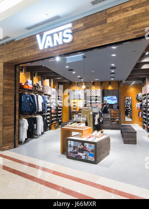 vans outlets malaysia