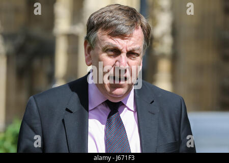 Politicians speaking on College Green opposite the Houses of Parliament  Featuring: John Whittingdale MP Where: London, United Kingdom When: 18 Apr 2017 Credit: Dinendra Haria/WENN.com Stock Photo