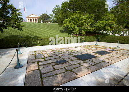 jfk John F, Kennedy and jacqueline bouvier kennedy onassis and their children gravesite arlington cemetery Washington DC USA Stock Photo