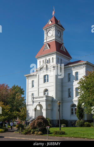 Benton County Courthouse, with clock and Lady Justice statue, in Corvallis, Oregon. Stock Photo