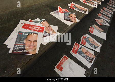 Athens, Greece. 19th May, 2017. Renowned Greek economist, academic and former Minister of Finance Yanis Varoufakis presents in Athens the DiEM25 movement (Democracy in Europe Movement 2025). Credit: Nikolas Georgiou/Alamy Live News Stock Photo