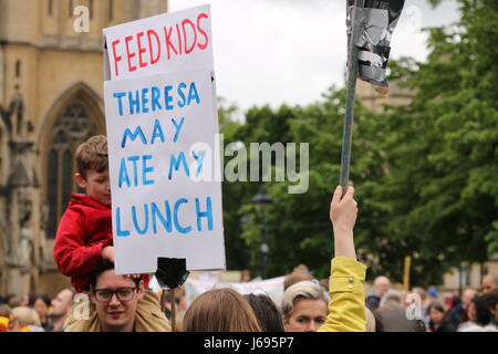 Bristol, UK. 20th May 2017.  Parents, children and school staff rallied in Bristol to protest the Department for Education's new National Funding Formula (NFF) that sees Bristol losing nearly £33 million over the next few years.  Schools have warned that Bristol may lose nearly 1,000 teachers, and will require increased class sizes to cope with the cuts.  Paul Hennell/Alamy Live News Stock Photo