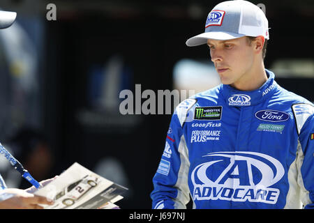Concord, NC, USA. 19th May, 2017. May 19, 2017 - Concord, NC, USA: Trevor Bayne (6) hangs out in the garage during practice for the Monster Energy Open at Charlotte Motor Speedway in Concord, NC. Credit: Chris Owens Asp Inc/ASP/ZUMA Wire/Alamy Live News Stock Photo