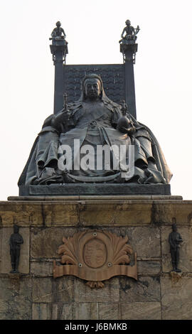 Statue of Queen Victoria in front of the Victoria Memorial  in Kolkata on February 08, 2016. Stock Photo