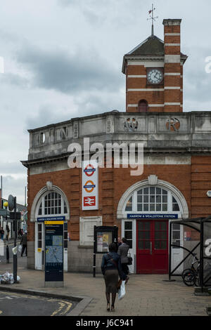 Harrow and Wealdstone station Stock Photo Alamy