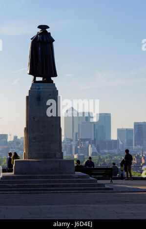 Statue of General James Wolfe overlooking Canary Wharf from Greenwich Park, London, England, United Kingdom, UK Stock Photo