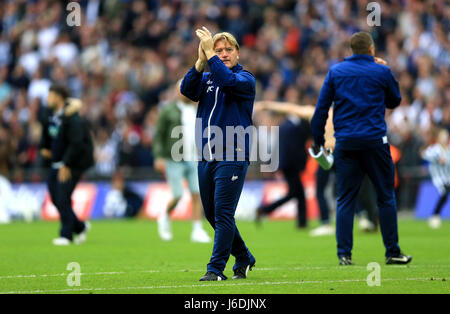 Bradford City manager Stuart McCall applauds the fans after the Sky Bet League One play off final at Wembley Stadium, London. Stock Photo