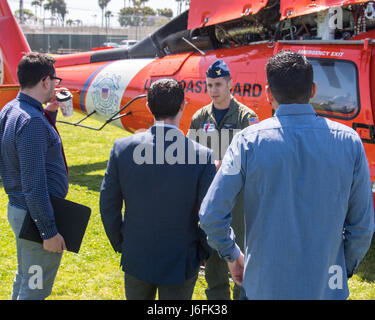 Members of the Coast Guard Sector Los Angeles-Long Beach response ...