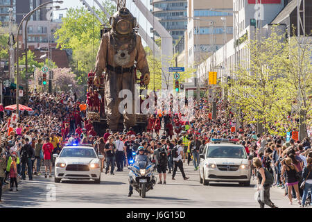 Montreal, CA - 20 May 2017: Royal de Luxe Giants as part of the commemorations of the 375th anniversary of Montreal Credit: Marc Bruxelle/Alamy Live News Stock Photo