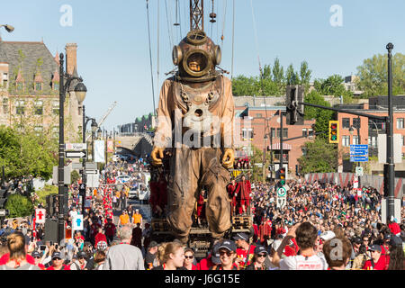 Montreal, CA - 20 May 2017: Royal de Luxe Giants as part of the commemorations of the 375th anniversary of Montreal Credit: Marc Bruxelle/Alamy Live News Stock Photo