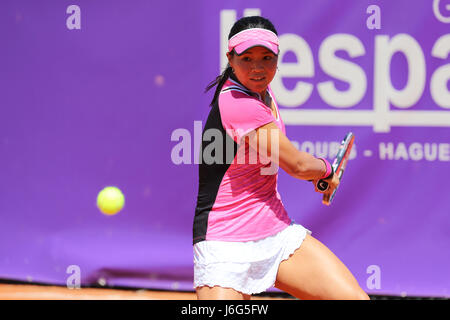 Strasbourg, France. 21st May, 2017. Japanese player Risa Ozaki is in action during her match in the 1st round of the WTA tennis Internationaux of Strasbourg vs Chinese player Qiang Wang on May 21, 2017 in Strasbourg, France - ©Yan Lerval/Alamy Live News Stock Photo