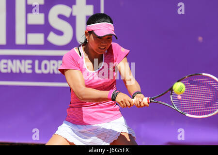 Strasbourg, France. 21st May, 2017. Japanese player Risa Ozaki is in action during her match in the 1st round of the WTA tennis Internationaux of Strasbourg vs Chinese player Qiang Wang on May 21, 2017 in Strasbourg, France - ©Yan Lerval/Alamy Live News Stock Photo