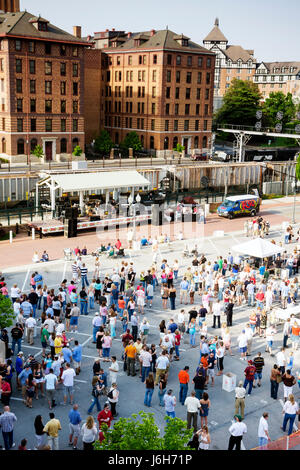 Roanoke Virginia,Railside Stage,First Fridays,downtown,street Festival,festivals,celebration,fair,crowd,aerial overhead from above view,historic Hotel Stock Photo