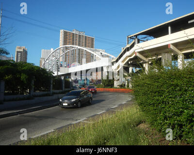 09502 J. P. Rizal Avenue MRT Guadalupe Bridge Viejo Poblacion Guadalupe Nuevo, Makati City  35 Stock Photo