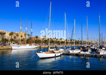 Yachts moored in Port Vell marina, Barcelona, Catalunya, Spain Stock Photo
