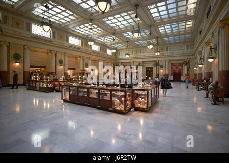 upscale shopping in union station train station Washington DC USA Stock Photo