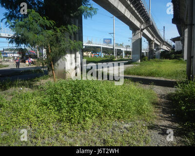 09890 Footbridge Marcos Highway Pasig Santolan LRT Line  05 Stock Photo