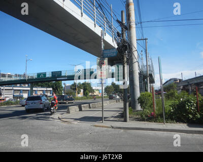 09890 Footbridge Marcos Highway Pasig Santolan LRT Line  24 Stock Photo