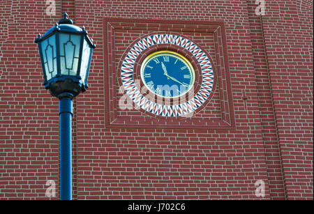 Moscow: the clock of Troitskaya Tower (Trinity Tower), one of the Kremlin Wall's towers, built in 1495-1499 by Italian architect Aloisio da Milano Stock Photo