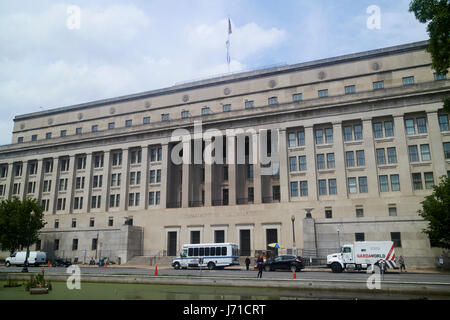 The United States Department of the Interior (DOI) Headquarters in ...