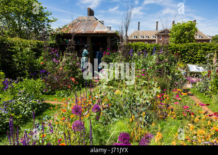 London, UK. 22nd May, 2017. Press Day at the 2017 RHS Chelsea Flower Show which opens to the public tomorrow. Credit: Vibrant Pictures/Alamy Live News Stock Photo