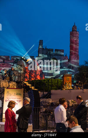 Jerusalem, Israel. 22nd May, 2017. People wait for the begining of the ceremony honoring exeamplary citizens of Jerusalem. Credit: Yagil Henkin/Alamy Live News Stock Photo