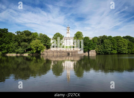 Trent Building reflected in the boating lake at Highfields University Park, Nottingham England UK Stock Photo