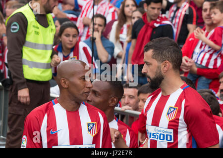 Madrid, Spain. 21st May, 2017. Paulo Assuçao (L) and Gabi (R). Credit: Jorge Gonzalez/Pacific Press/Alamy Live News Stock Photo