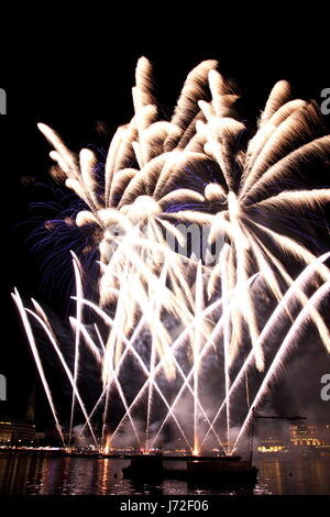 folk festival hamburg silvester firework fireworks night nighttime night