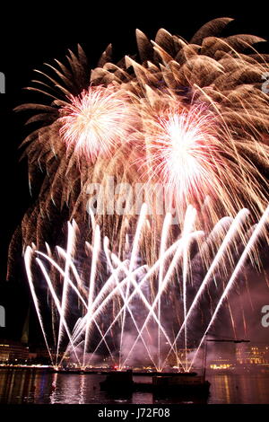 folk festival hamburg silvester firework fireworks night nighttime night